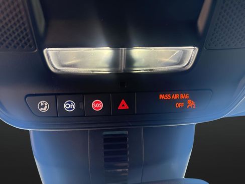 Used 2025 Buick Enclave Preferred image 28