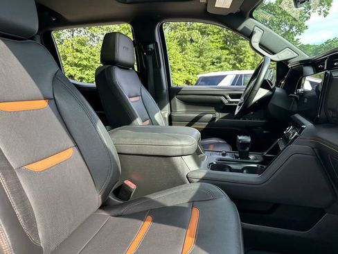 Certified 2023 GMC Sierra 1500 AT4 w/ Technology Package AWD/4WD image 17