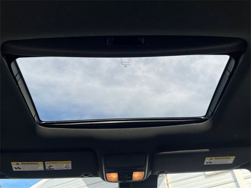 Used 2022 Honda Pilot TrailSport image 17