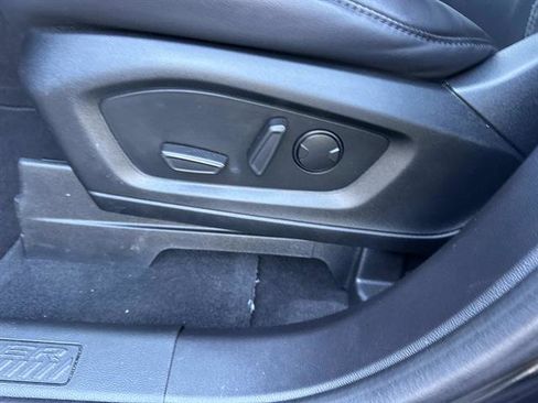 Used 2022 Ford Explorer XLT w/ Equipment Group 202A image 11