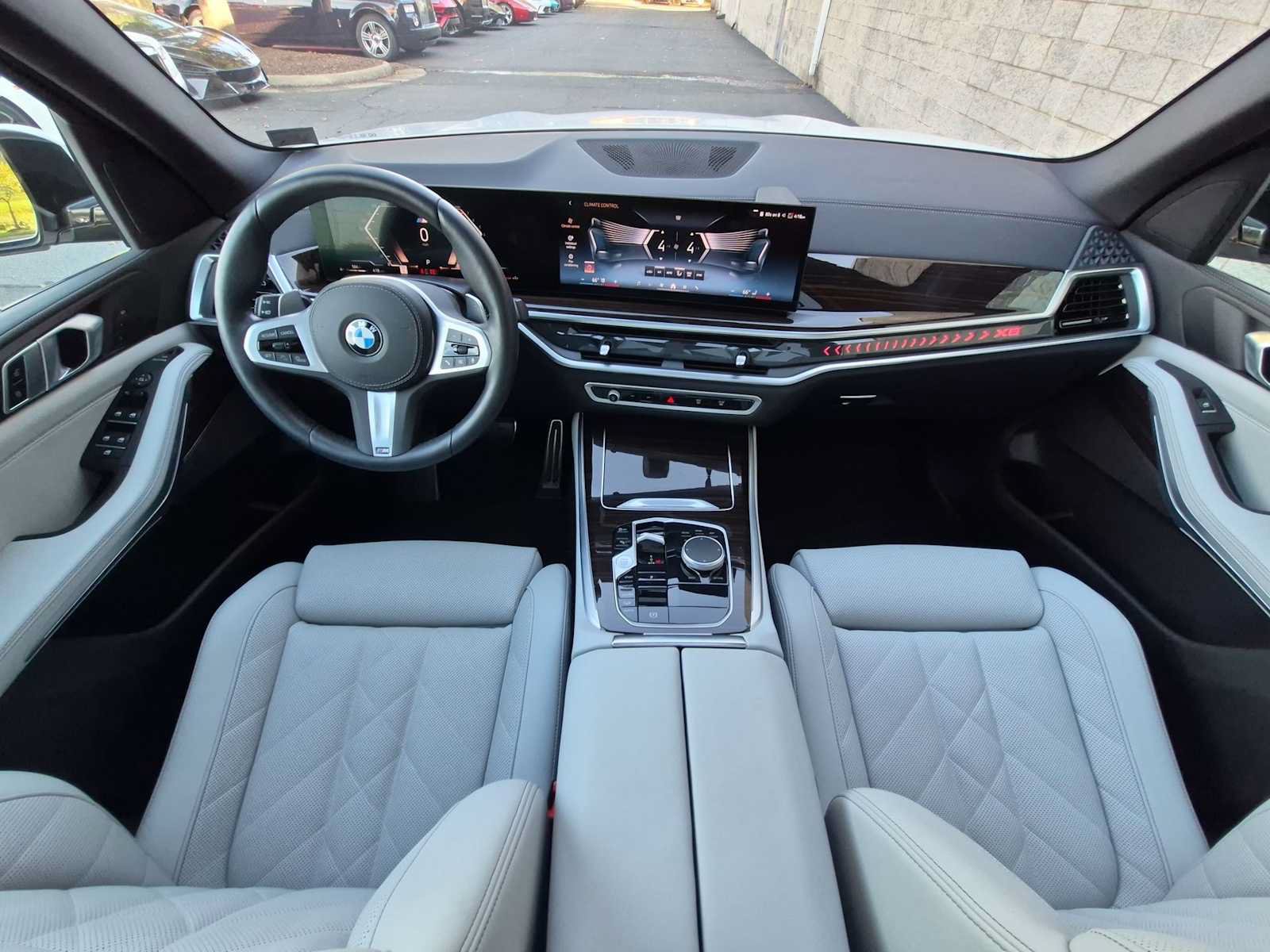 Used 2026 BMW X5 xDrive40i w/ M Sport Package AWD/4WD image 16