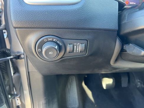 Used 2020 Jeep Compass Latitude image 13