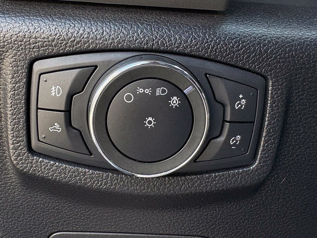 Used 2018 Ford F150 Lariat w/ Equipment Group 502A Luxury AWD/4WD image 21