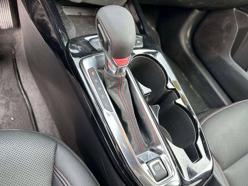 Certified 2024 Chevrolet Trax RS w/ Sunroof Package image 25