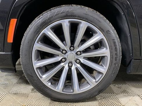 Used 2023 Jeep Grand Wagoneer Series II image 33