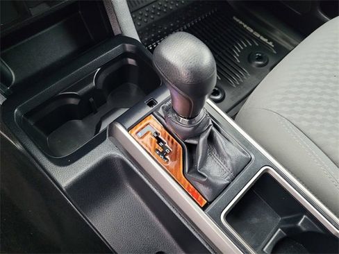 Used 2020 Toyota Tacoma SR5 image 15