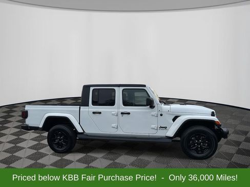 Used 2021 Jeep Gladiator Sport image 7