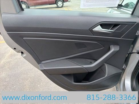 Used 2024 Volkswagen Jetta SE image 23