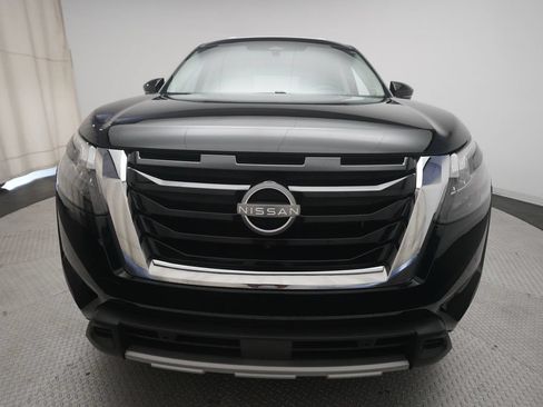 Used 2025 Nissan Pathfinder Platinum AWD/4WD image 22
