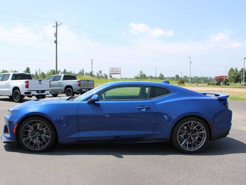 Used 2022 Chevrolet Camaro ZL1 RWD image 6
