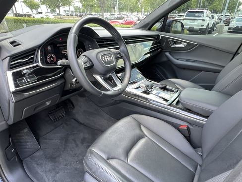 Used 2020 Audi Q7 3.0T Prestige w/ Prestige Package AWD/4WD image 17