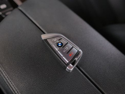 Used 2019 BMW 530i w/ Convenience Package RWD image 8