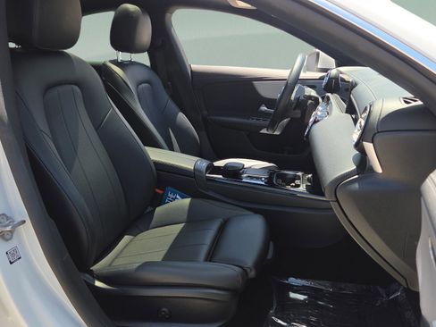 Used 2021 Mercedes-Benz CLA 250 image 17