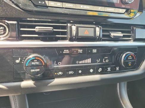 Certified 2022 Nissan Pathfinder SV w/ SV Premium Package FWD image 25