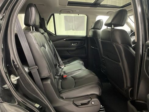 Used 2023 Honda Pilot Touring image 11