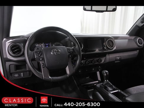 Used 2016 Toyota Tacoma TRD Sport w/ Towing Package AWD/4WD image 6