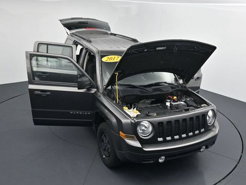Used 2017 Jeep Patriot Sport AWD/4WD image 35
