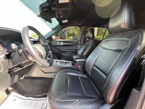 Used 2020 Ford Explorer XLT w/ Equipment Group 202A AWD/4WD image 26