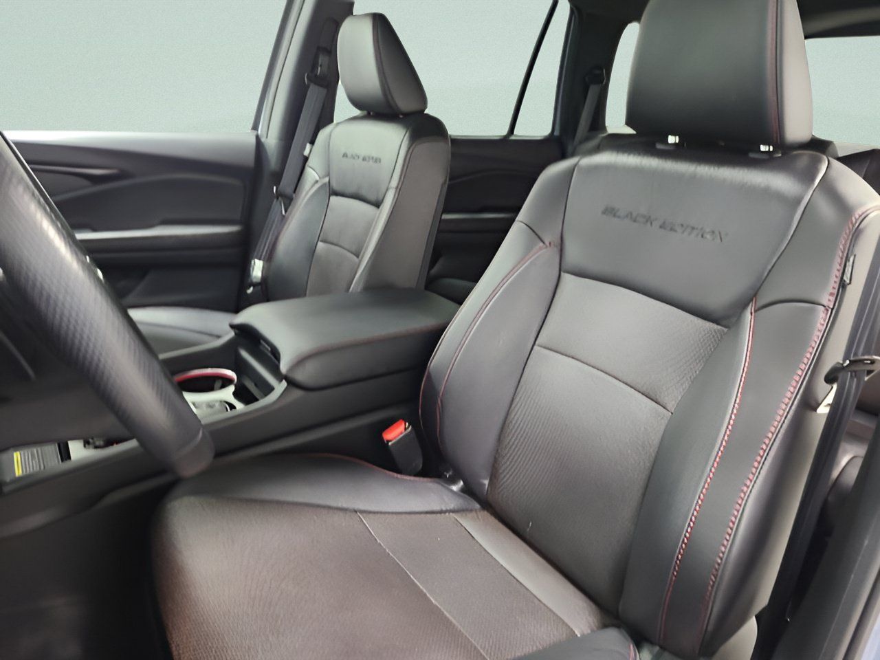 Used 2024 Honda Passport Black Edition image 19