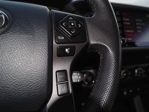 Used 2020 Toyota Tacoma TRD Sport AWD/4WD image 22