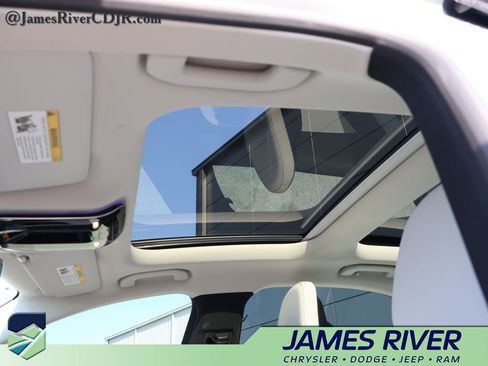 Used 2024 Mercedes-Benz C 300 4MATIC Sedan image 26