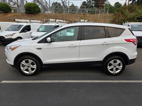 Used 2016 Ford Escape SE image 4