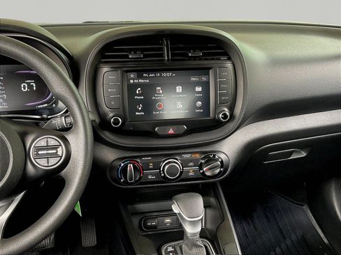 Used 2023 Kia Soul LX FWD image 9
