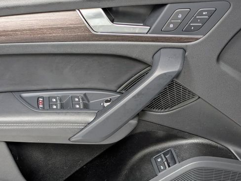 Used 2023 Audi Q5 e Premium Plus w/ Premium Plus Package image 15