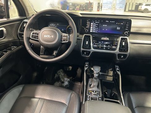 Certified 2023 Kia Sorento SX image 18
