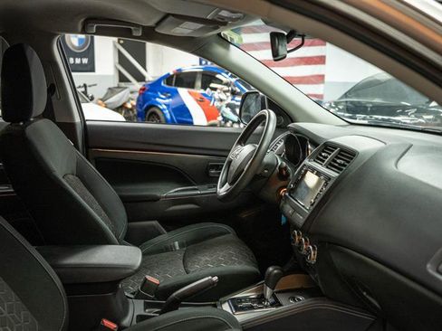 Used 2024 Mitsubishi Outlander Sport ES image 12