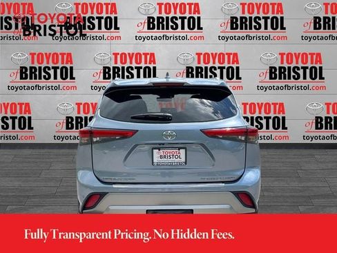 Used 2021 Toyota Highlander Platinum AWD/4WD image 4