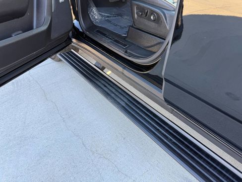 Used 2021 GMC Yukon XL AT4 w/ Technology Package image 9