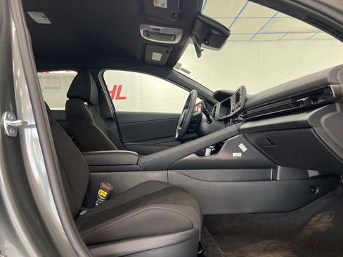 New 2026 Hyundai Elantra Sport FWD image 12