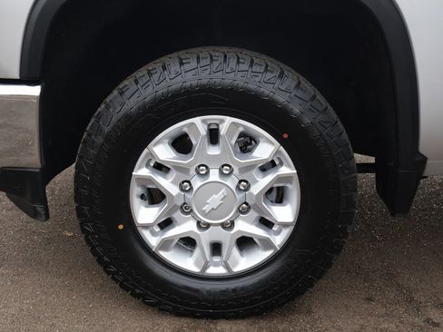 Used 2020 Chevrolet Silverado 3500 LT image 39