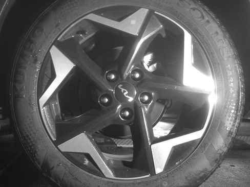Used 2025 Kia Seltos S FWD image 14