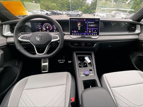 New 2026 Volkswagen Tiguan SE R-Line AWD/4WD image 12
