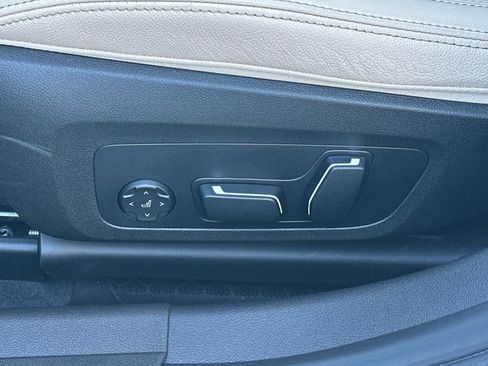 Used 2025 BMW 330i Sedan w/ Convenience Package image 13