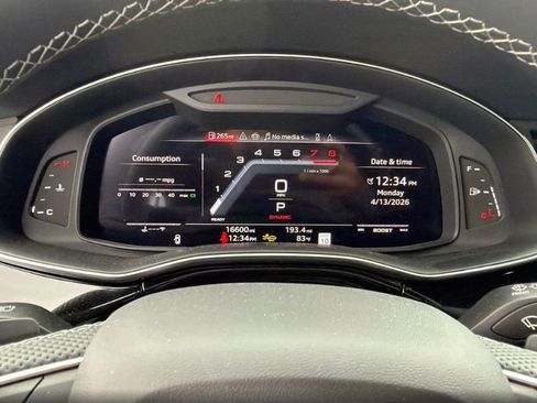 Used 2025 Audi SQ8 Prestige image 11