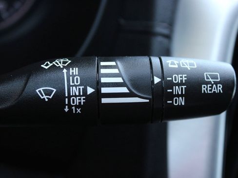 Used 2024 GMC Terrain SLT FWD image 33
