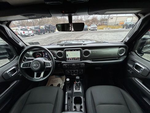 Used 2020 Jeep Wrangler Unlimited Sahara w/ Uconnect 4C Nav & Sound Group image 3