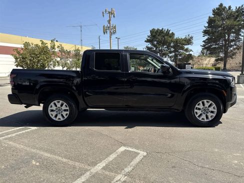 Used 2022 Nissan Frontier SV image 3