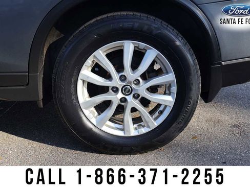 Used 2017 Nissan Rogue SV image 6