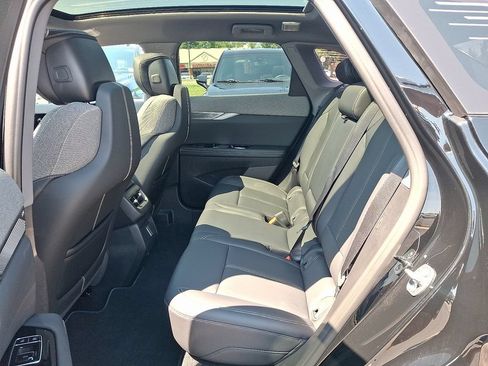 Certified 2026 Cadillac Optiq Luxury 1 AWD/4WD image 10