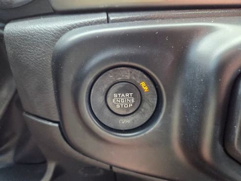 Used 2022 Jeep Wrangler Unlimited Sahara AWD/4WD image 30