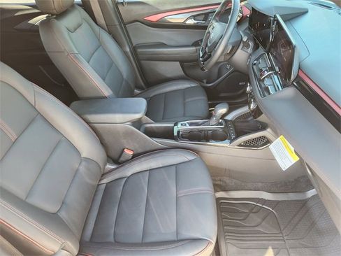 Used 2025 Chevrolet TrailBlazer RS w/ Convenience Package image 10