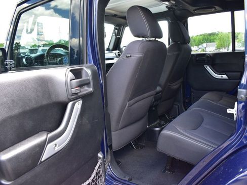 Used 2013 Jeep Wrangler Unlimited Rubicon w/ Connectivity Group AWD/4WD image 40