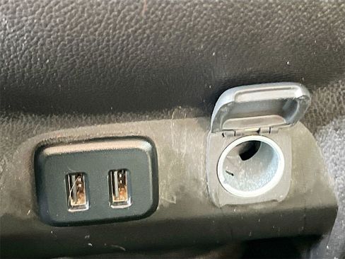 Used 2016 Chevrolet Colorado LT image 24