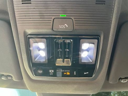 Used 2024 Volkswagen Atlas Cross Sport SEL Premium R-Line AWD/4WD image 31