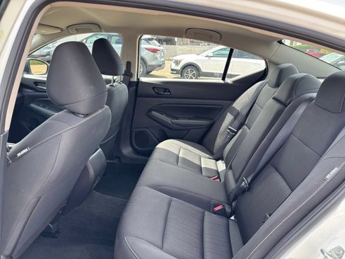 Used 2025 Nissan Altima 2.5 SV FWD image 25