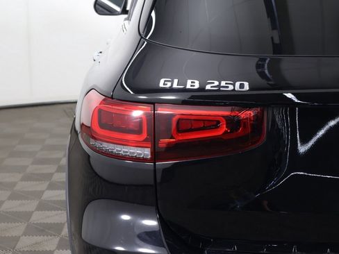 Used 2023 Mercedes-Benz GLB 250 4MATIC image 16